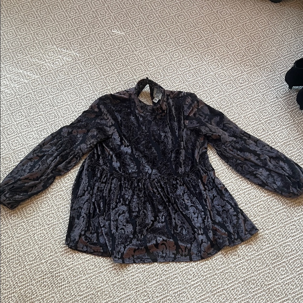 Ivy Jane Black and Brown Textured Top
